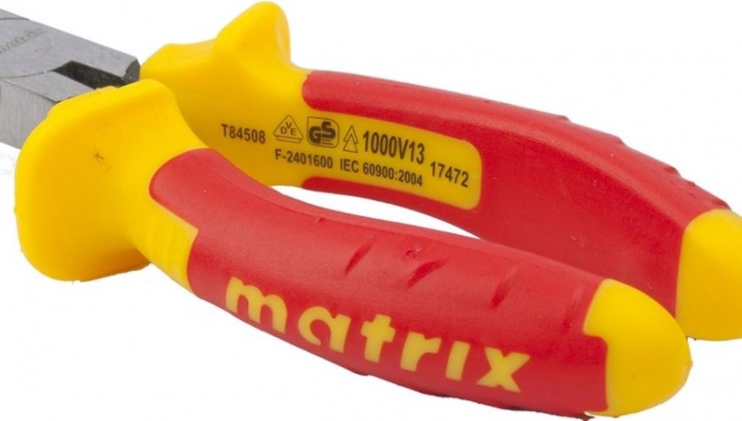 Длинногубцы диэлектрические MATRIX "Insulated" 160 мм, изогнутые, двухкомпонентные рукоятки 17472 [17472]